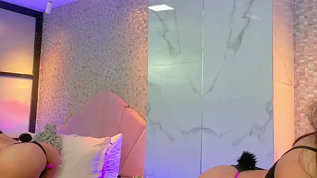 AdelineJhones live sex cam