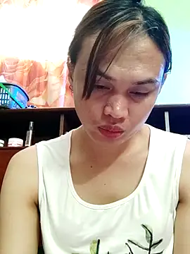 QueenSoreal live sex cam