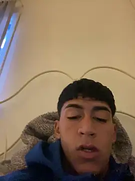 BadboyXXXMZ live sex cam