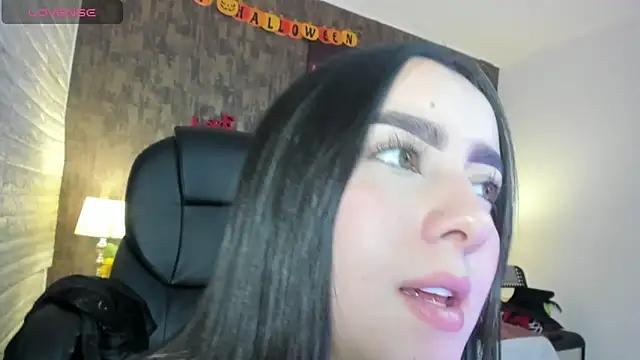 Hilarin__ live sex cam