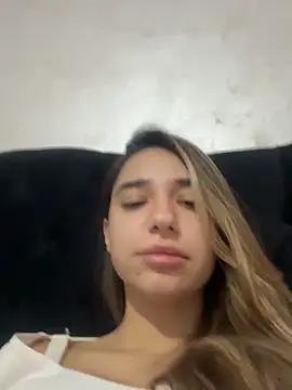 ItalianGirl live sex cam