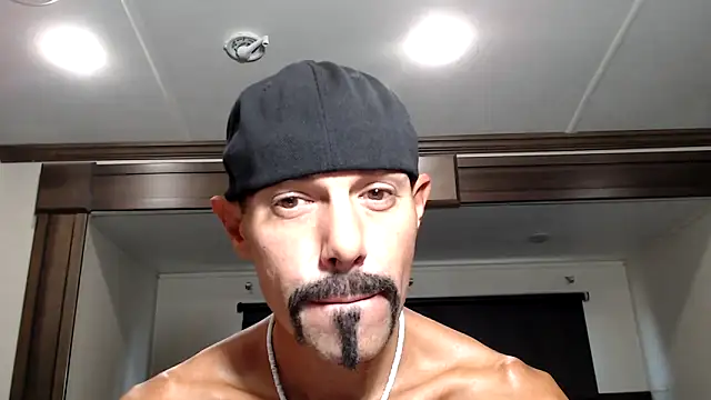 ThickD2C live sex cam