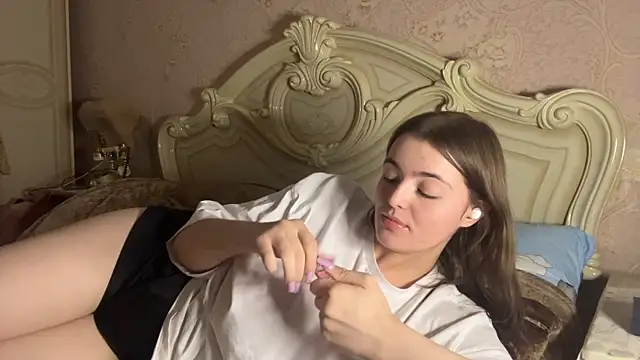 HoneyMist live sex cam