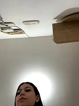 Alyshanon18 live sex cam