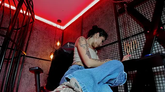 NAILAHARD live sex cam