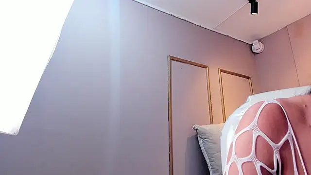 NahimiThompson live sex cam