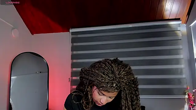 nayah__'s Stripchat show and profile