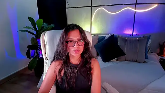 Gia_Mazzon's Stripchat show and profile