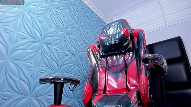 Milk_max_18 live sex cam