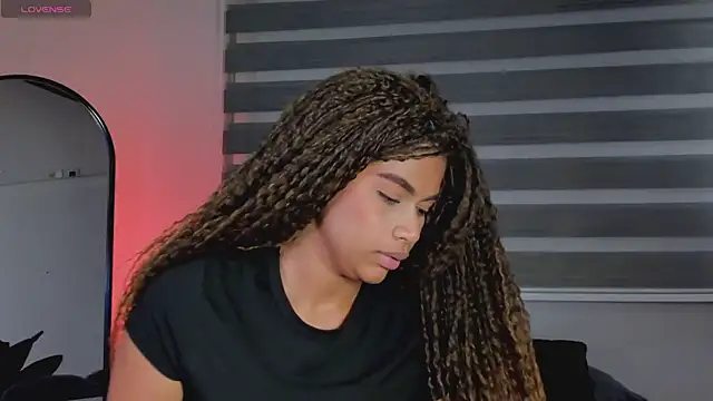 nayah__'s Stripchat show and profile