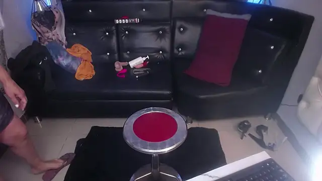 maissa-luvv's Stripchat show and profile