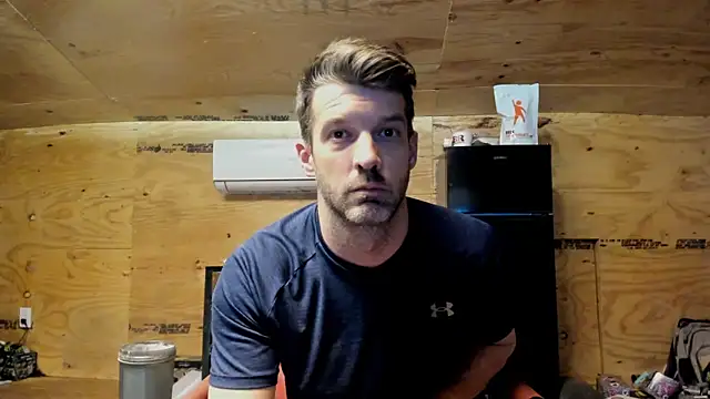 Kenny_Kyle's Stripchat show and profile