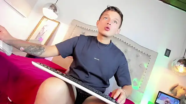 Tim_wolf's Stripchat show and profile