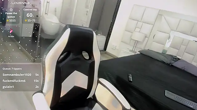 AdharaaMoon's Stripchat show and profile