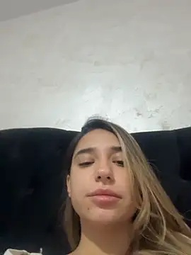 ItalianGirl live sex cam