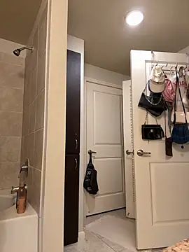 Natur4lBeautyb33's Stripchat show and profile