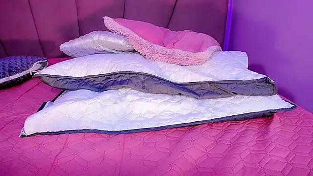 ValeriaAguilar's Stripchat show and profile