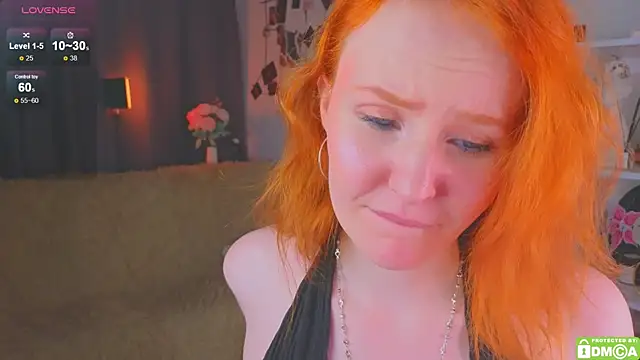 JoyceJones live sex cam