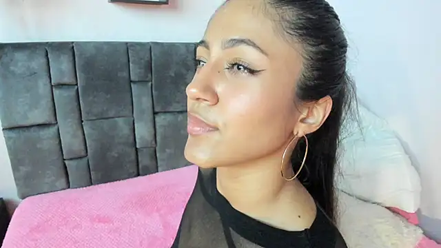 kitty_myers live sex cam