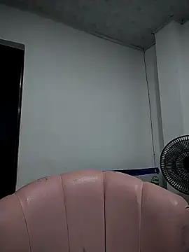 Busty_divorced_mom live sex cam