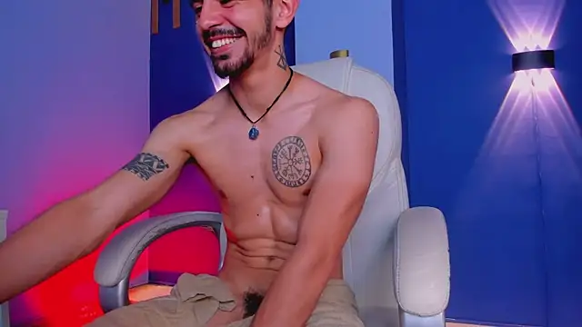 AlejandroStormm live sex cam