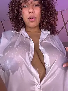 lauraltt live sex cam