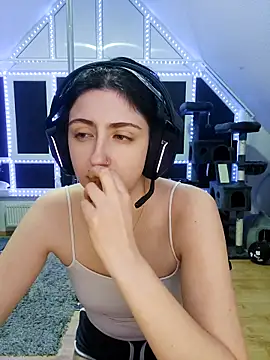 Gamergirl-Linela live sex cam