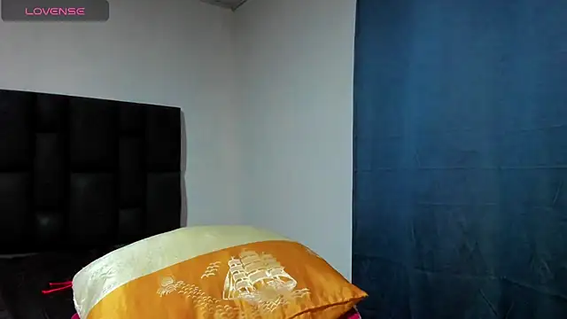 Aurora_doll23 live sex cam