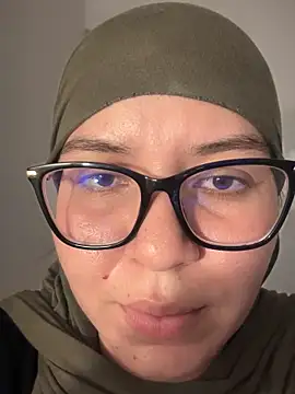 MatchedEyebrow live sex cam