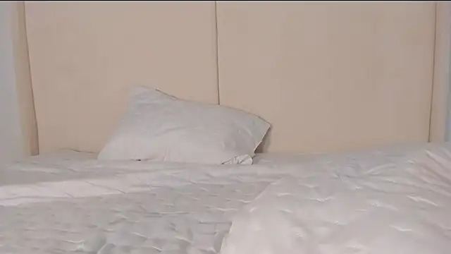 bella_bloomg live sex cam