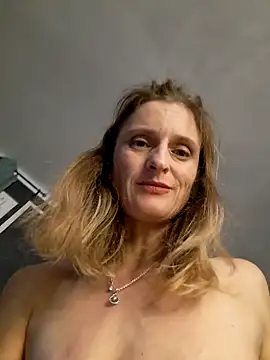 Miroslava17 live sex cam