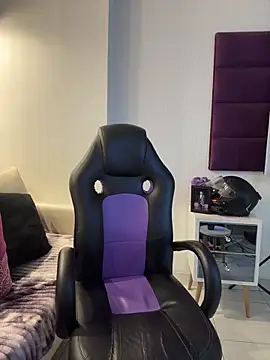 AdrianRinaldi live sex cam