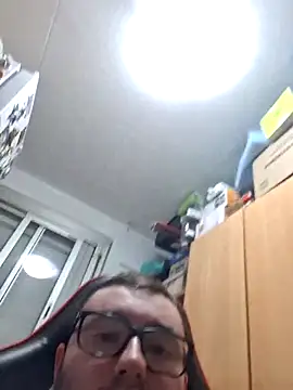 Javier_bear's Stripchat show and profile