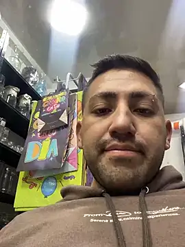 JuanZapata33 live sex cam