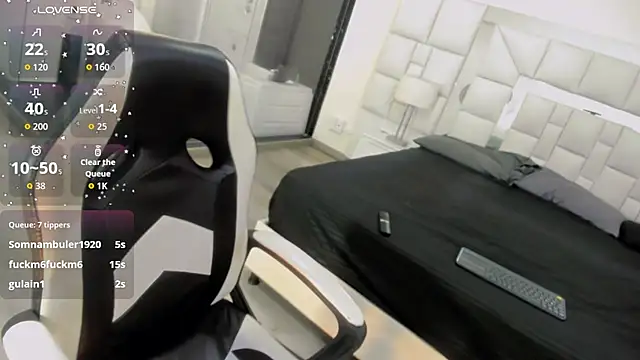 AdharaaMoon's Stripchat show and profile