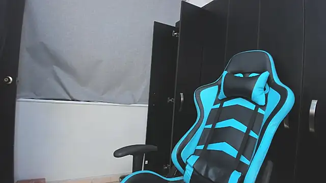 Bray_Kevin live sex cam