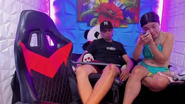 Ashley_James's Stripchat show and profile