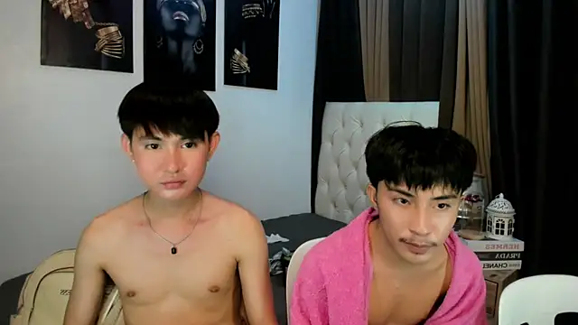 XloverXsiantwink live sex cam