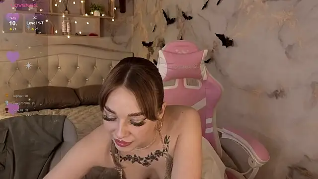 Crystal-Nuts live sex cam
