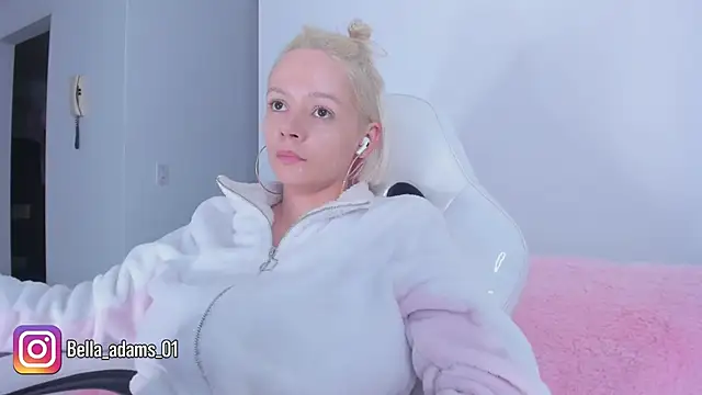 bella_adams_ live sex cam