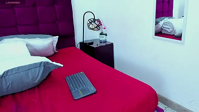 Anthonelaa__ live sex cam