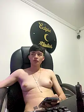 nico_18x live sex cam