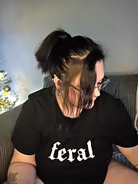 Saucy-Serenity live sex cam