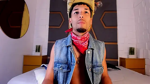 Thiagoferreti live sex cam