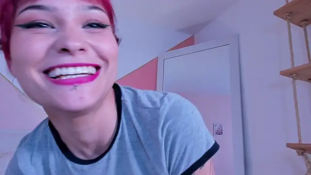 mae_lyra live sex cam