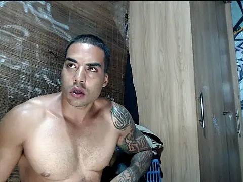 Justin_Frank's Stripchat show and profile