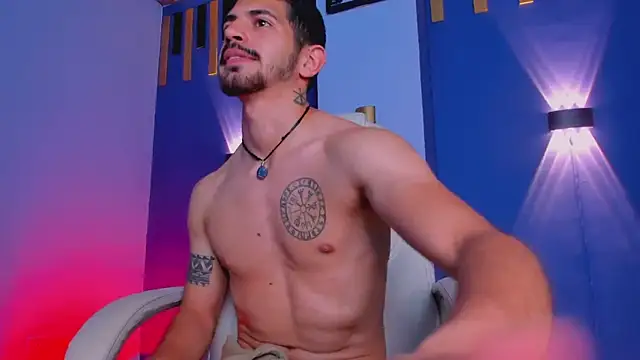 AlejandroStormm live sex cam