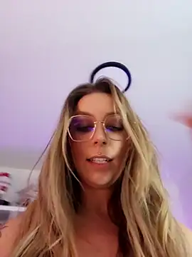 LilyOrion live sex cam