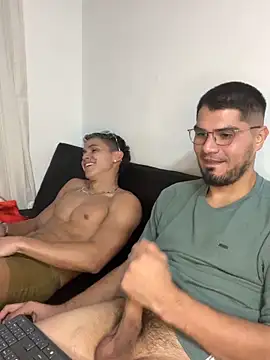 mirallesandbig live sex cam