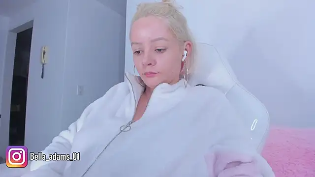 bella_adams_ live sex cam